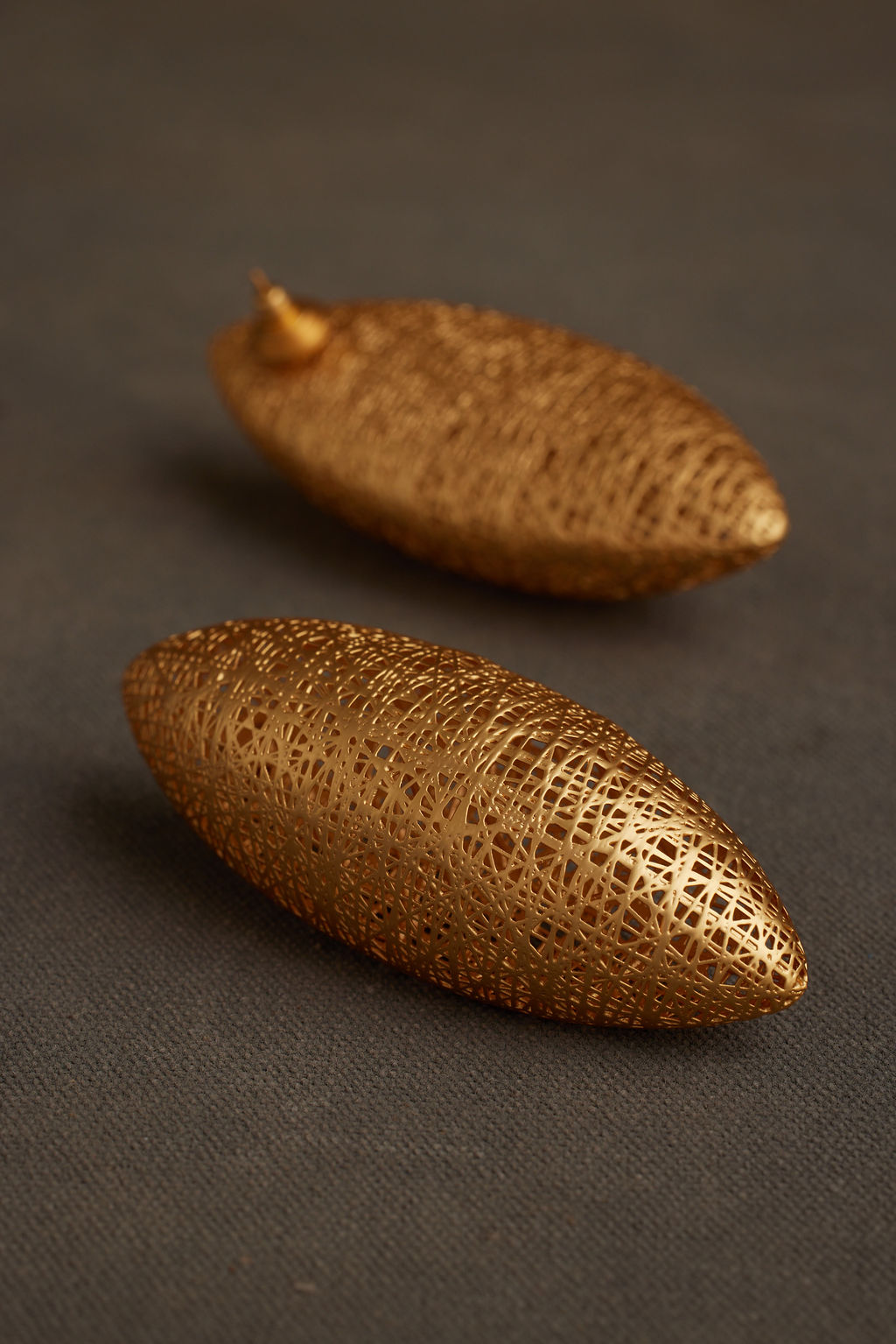 IRIS EARRING