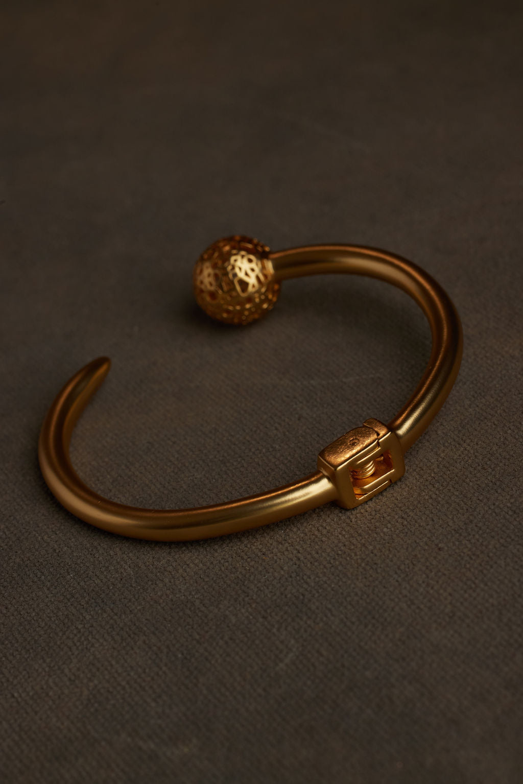 POLA BANGLE