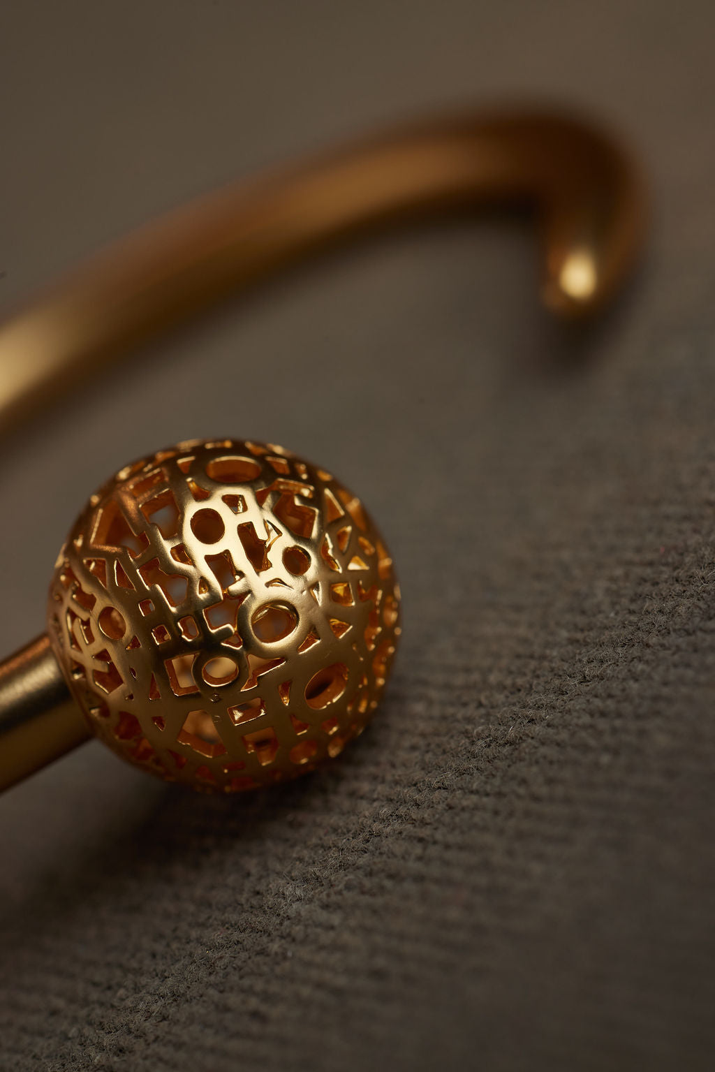 POLA BANGLE