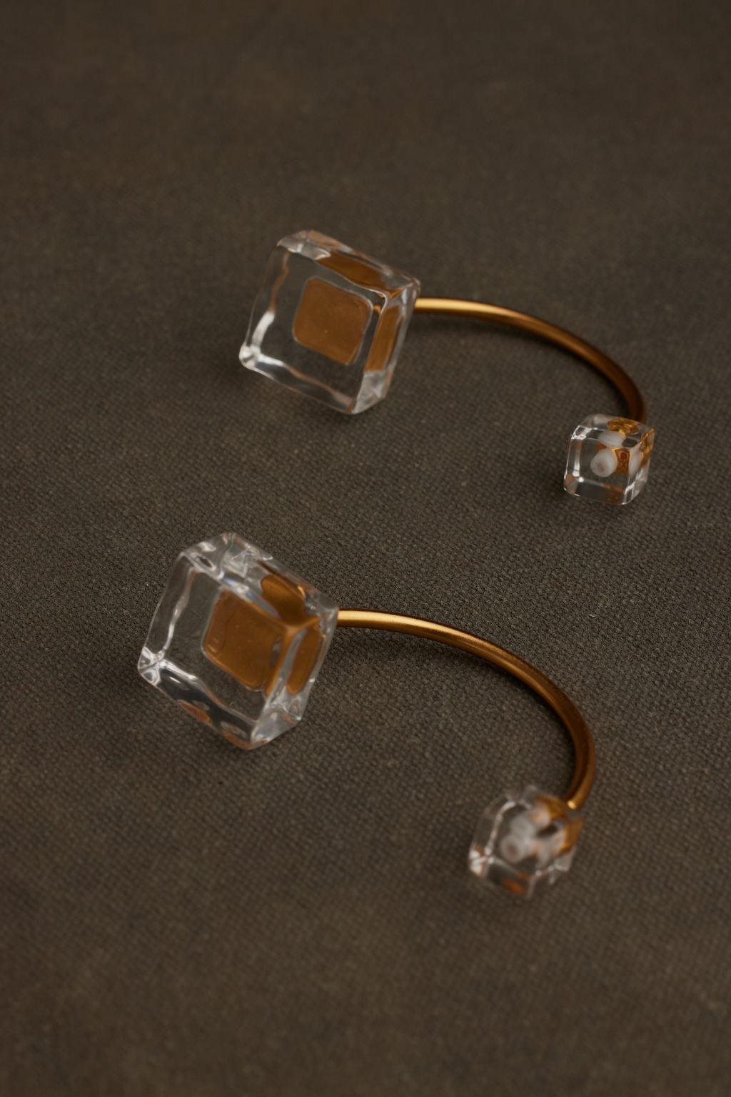 QIYA EARRING