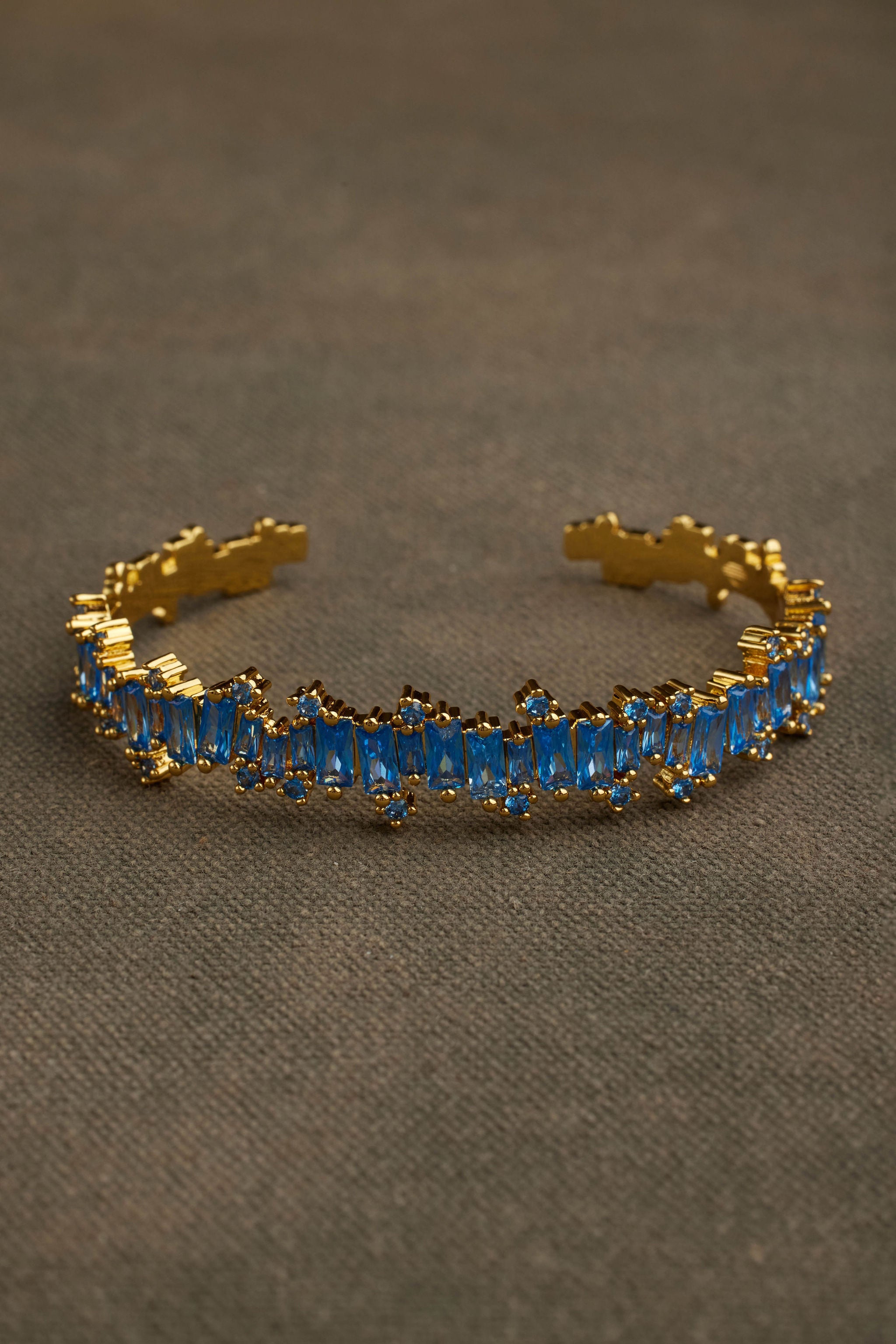 RAEL BANGLE