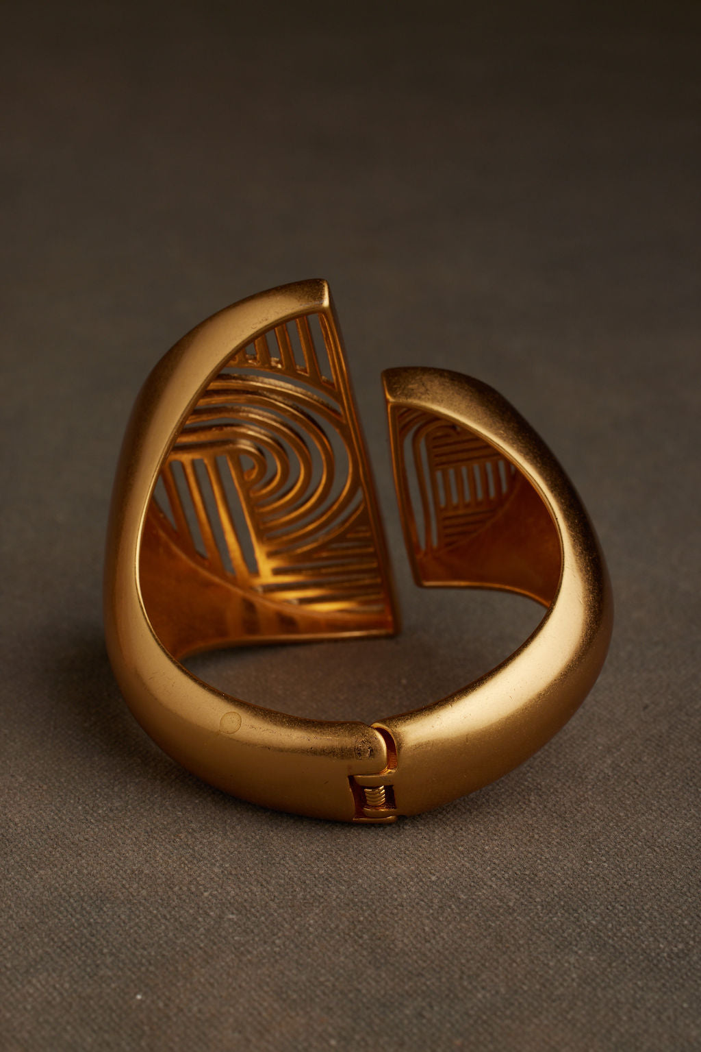 RALA BANGLE