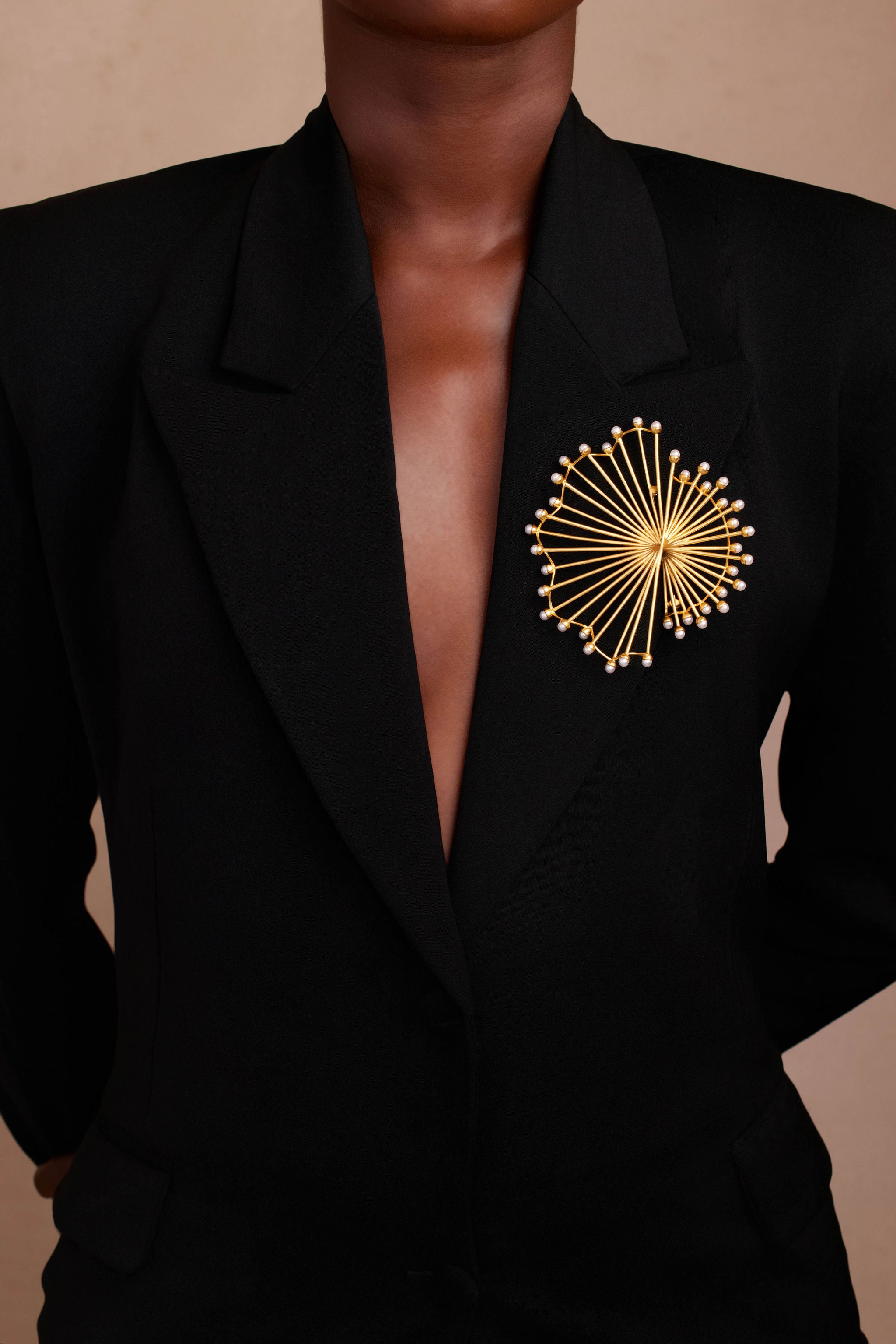 WINU BROOCH