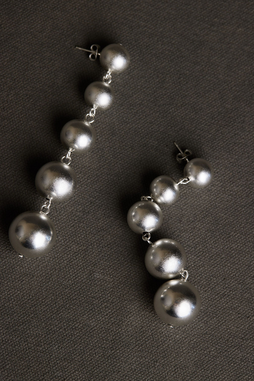 RIKA EARRING