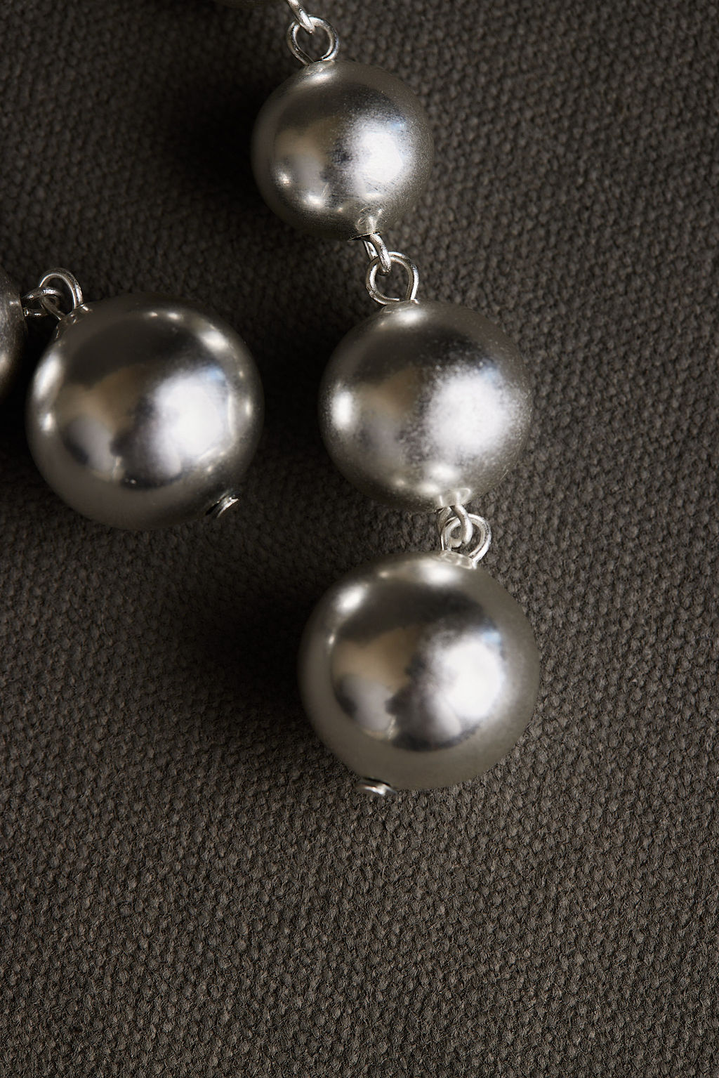 RIKA EARRING