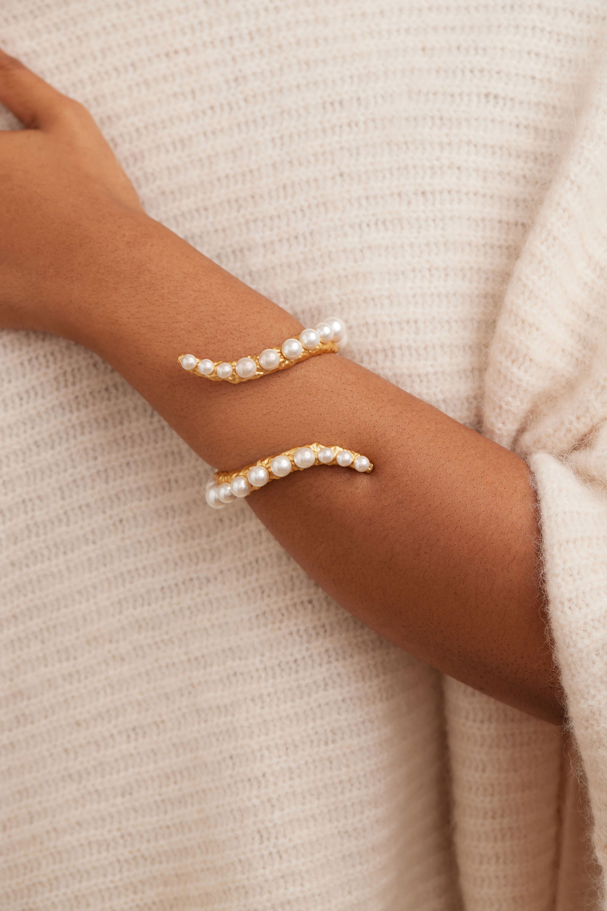 ORCA BANGLE ORCA BANGLE